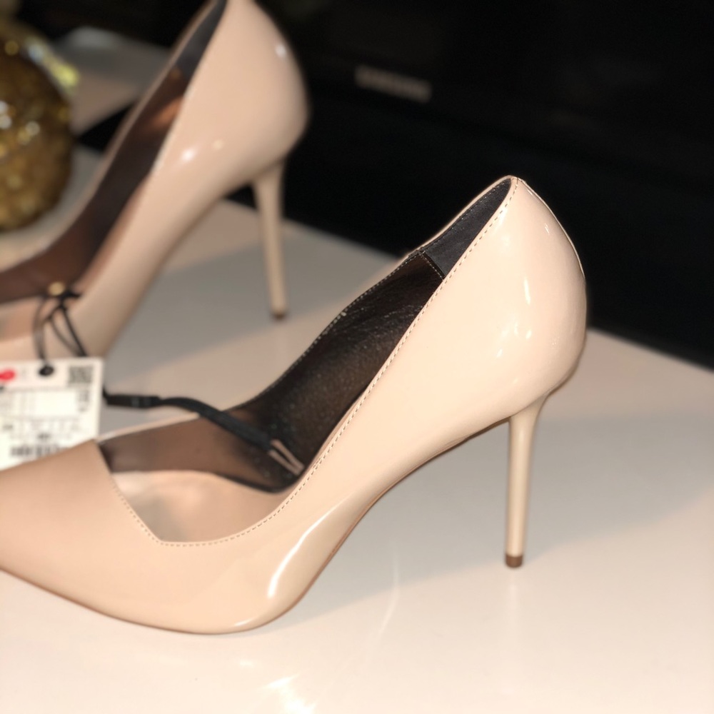 Brand new Zara nude pump